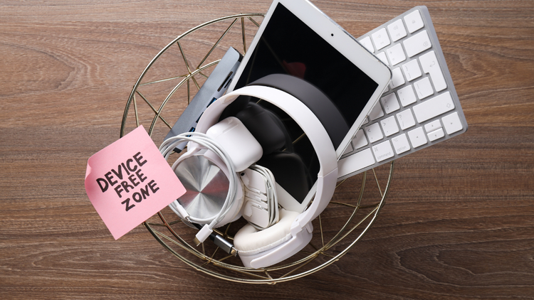 Digital Detox Lite: 5 Boundaries That Actually Work